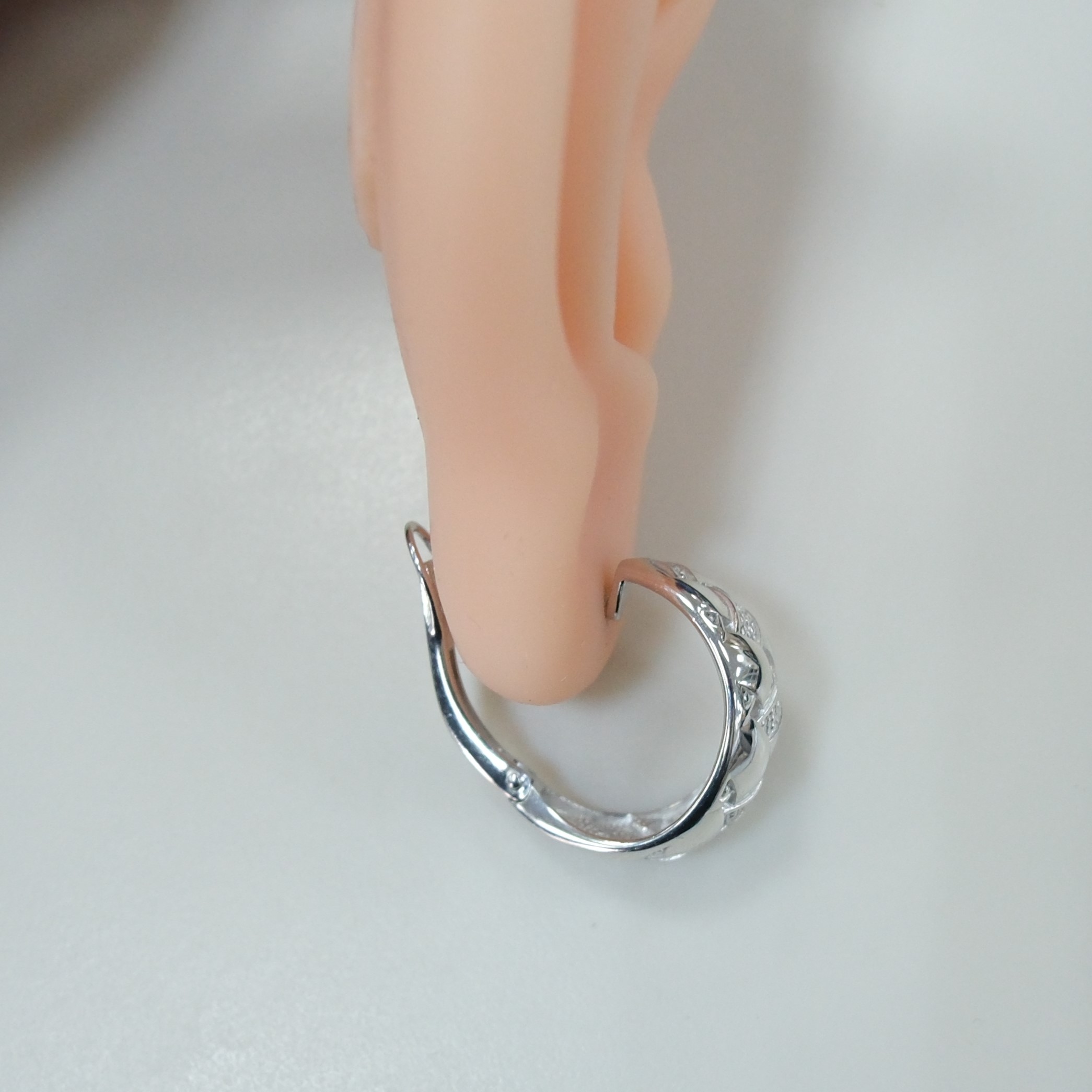 Серебряные серьги с бриллиантами